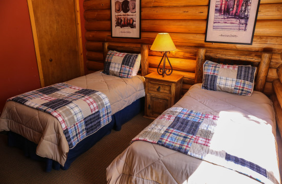 Hardie House Twin Bedroom | Lodging in Dubois Wyoming | CM Ranch